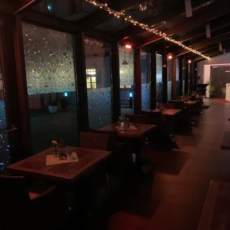 Parkhotel International 普特布斯